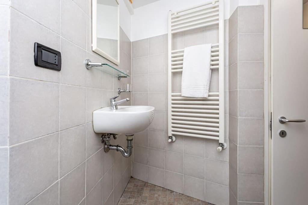 Apartment Adorno 2 - Affitti Brevi Italia جنوة المظهر الخارجي الصورة