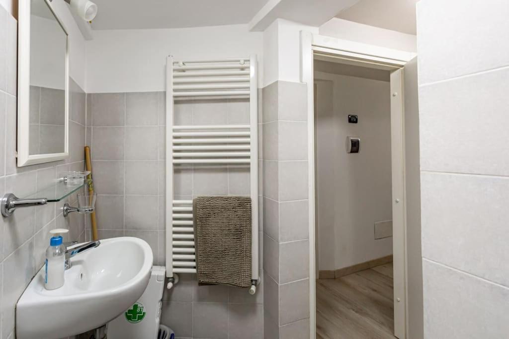 Apartment Adorno 2 - Affitti Brevi Italia جنوة المظهر الخارجي الصورة